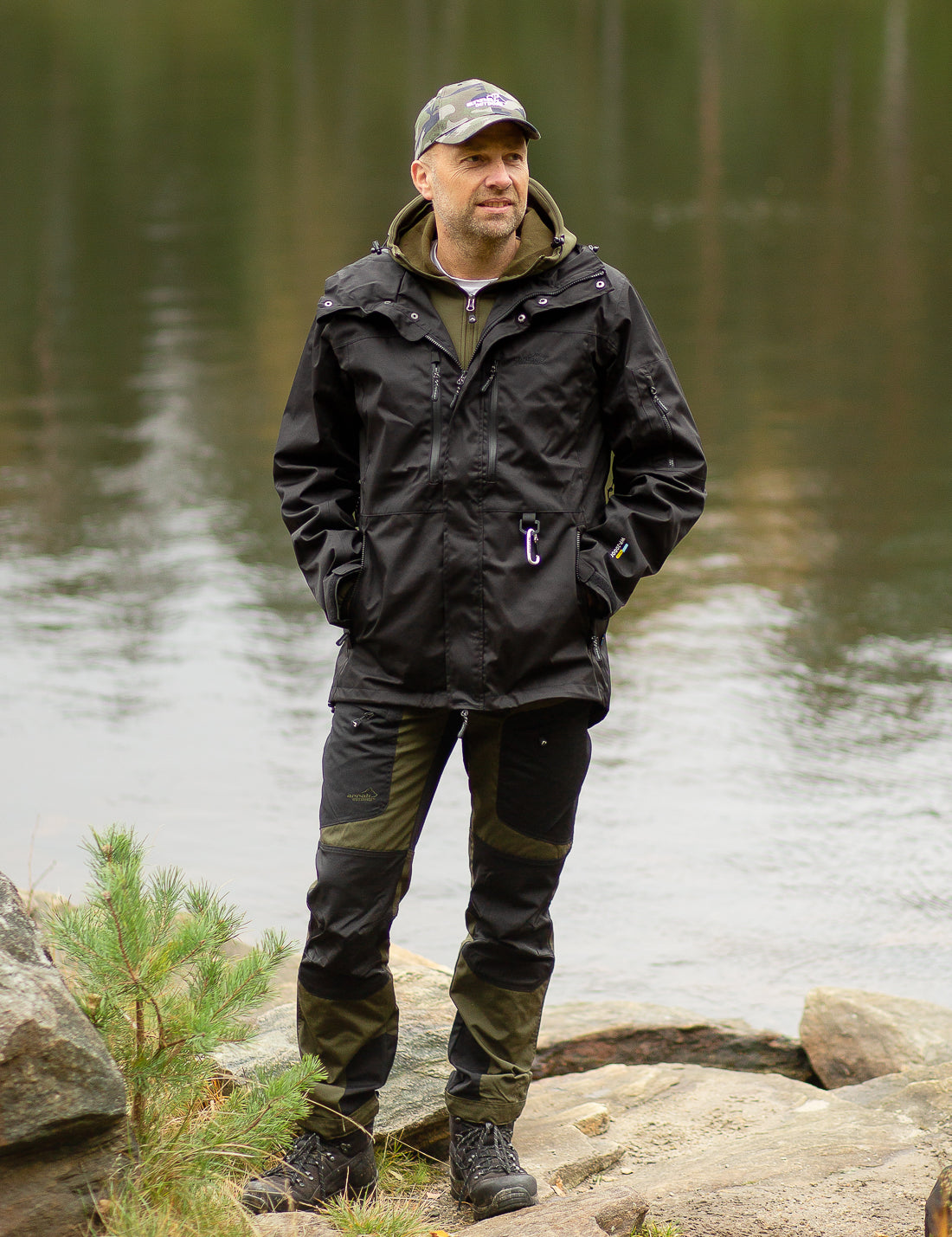 Arrak Men's Active Stretch Trousers Olive model durable, stretchy, with multiple pockets, water repellent.