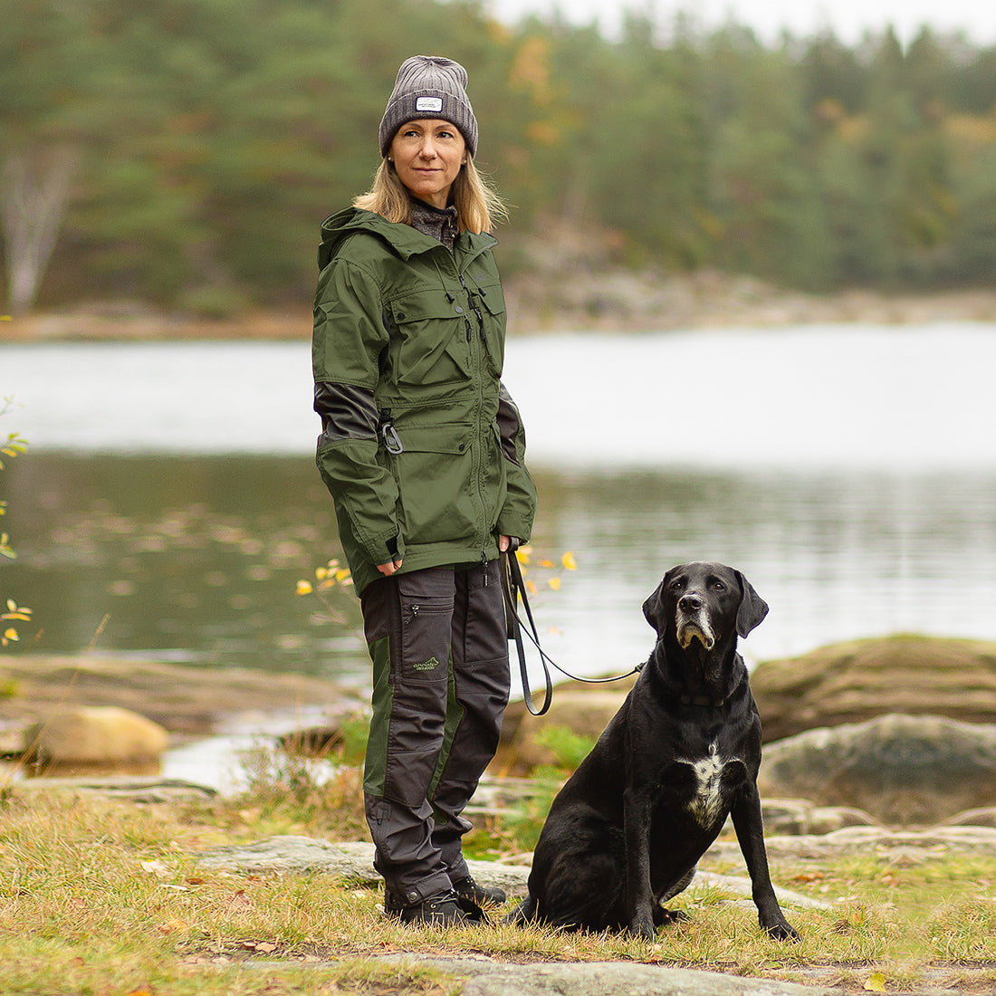 Arrak Women's Hybrid Jacket Olive Front Lifestyle with multiple pockets, windproof, perfect for dog walks