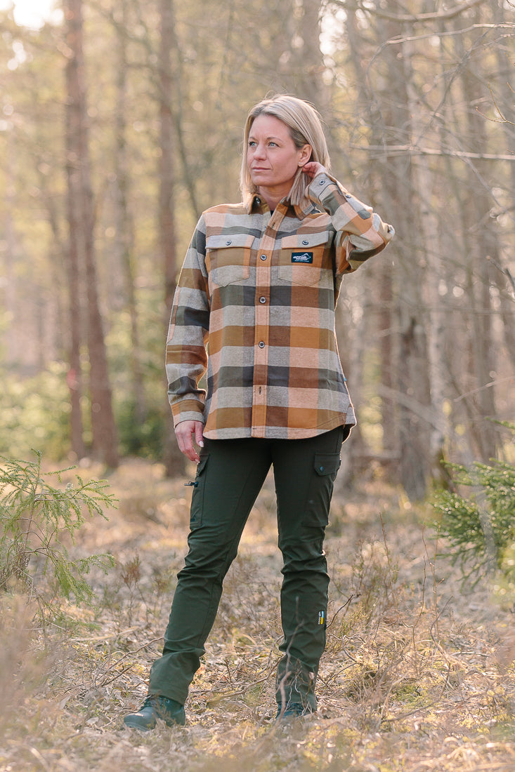 Arrak Women's Motion Flex Trousers Olive model waterproof, stretchy, with multiple pockets, with belt.