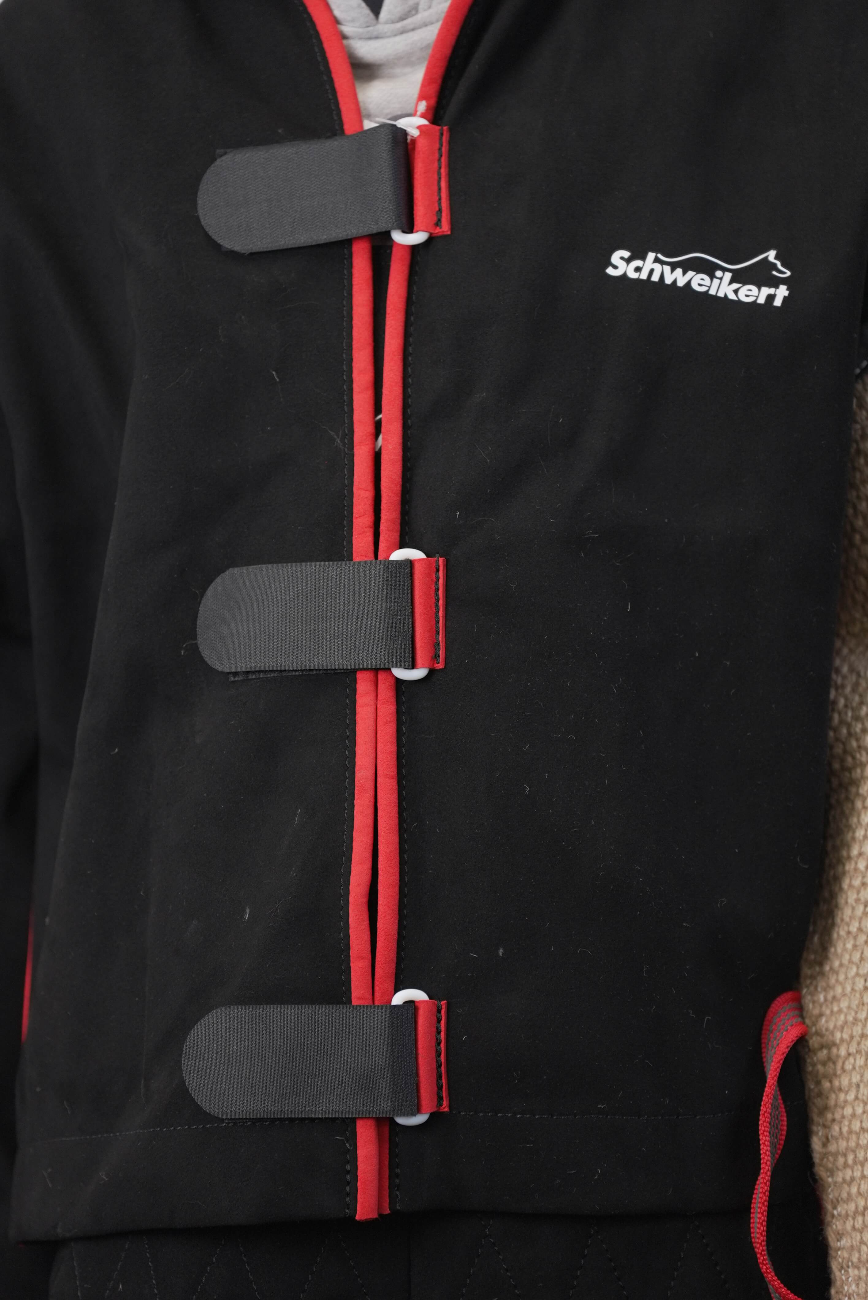 Schweikert Aero Protection Jacket black red closing close-up