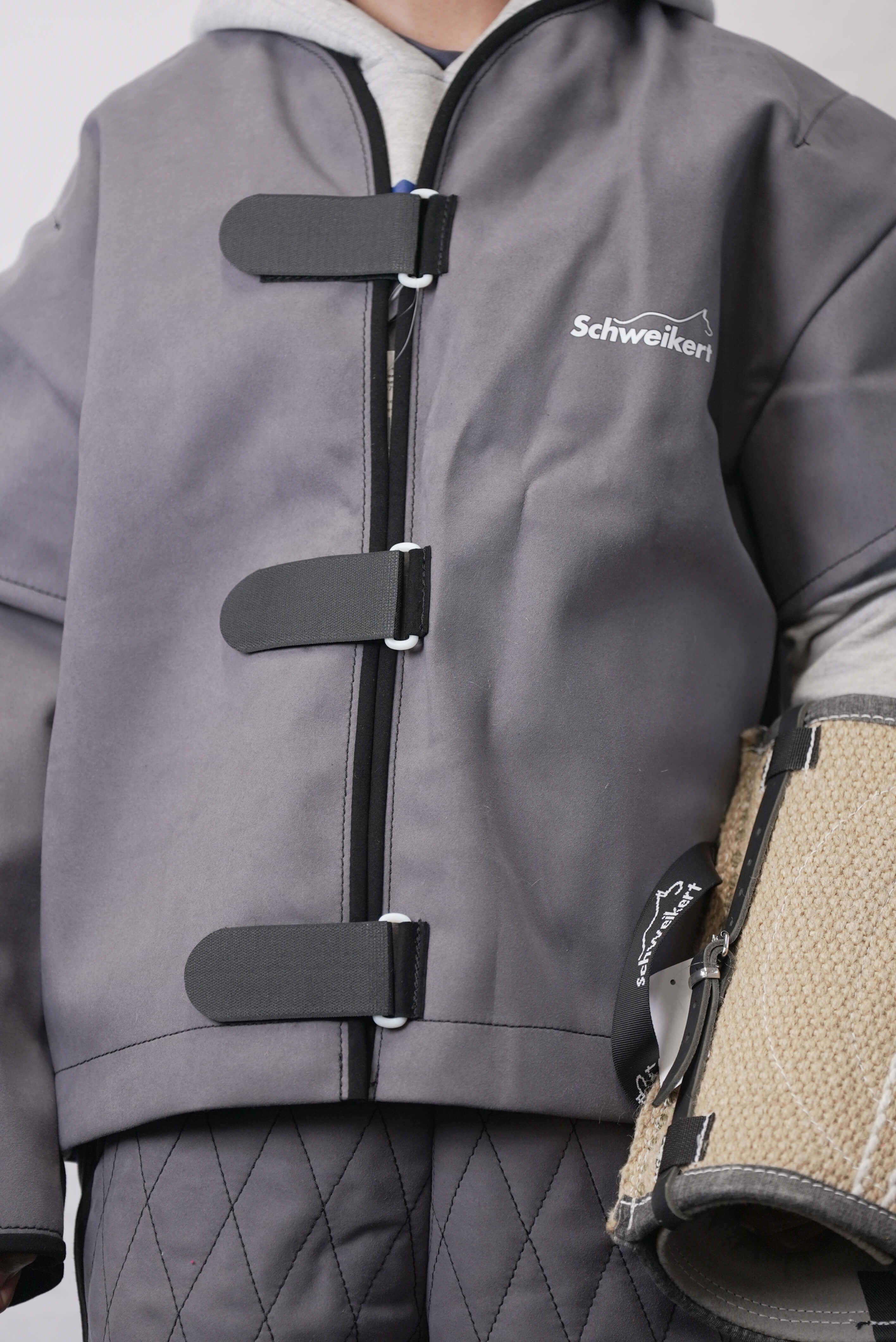 Schweikert Aero Protection Jacket gray black closeup