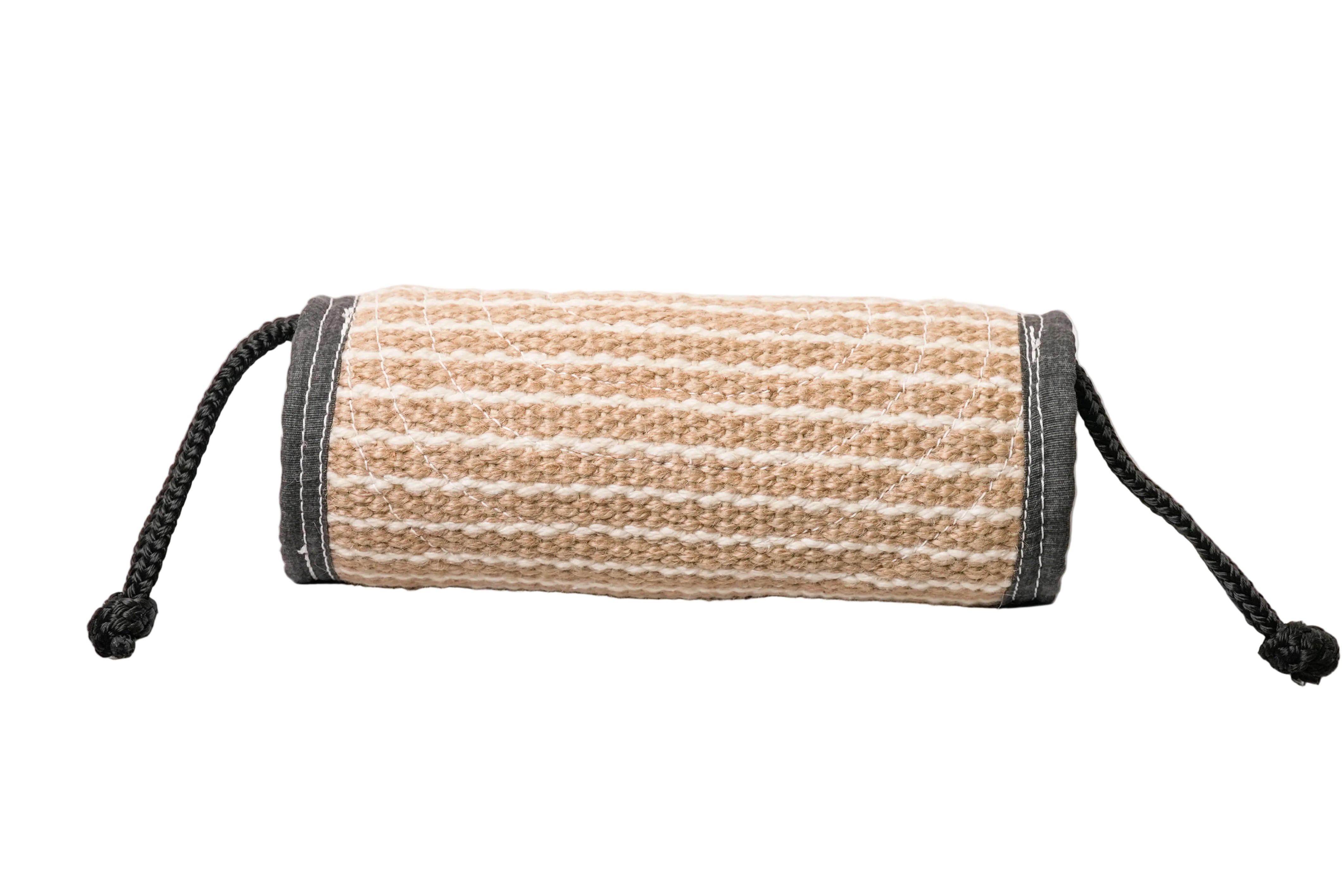 Schweikert Jute Bite Roll with Rope horizontal