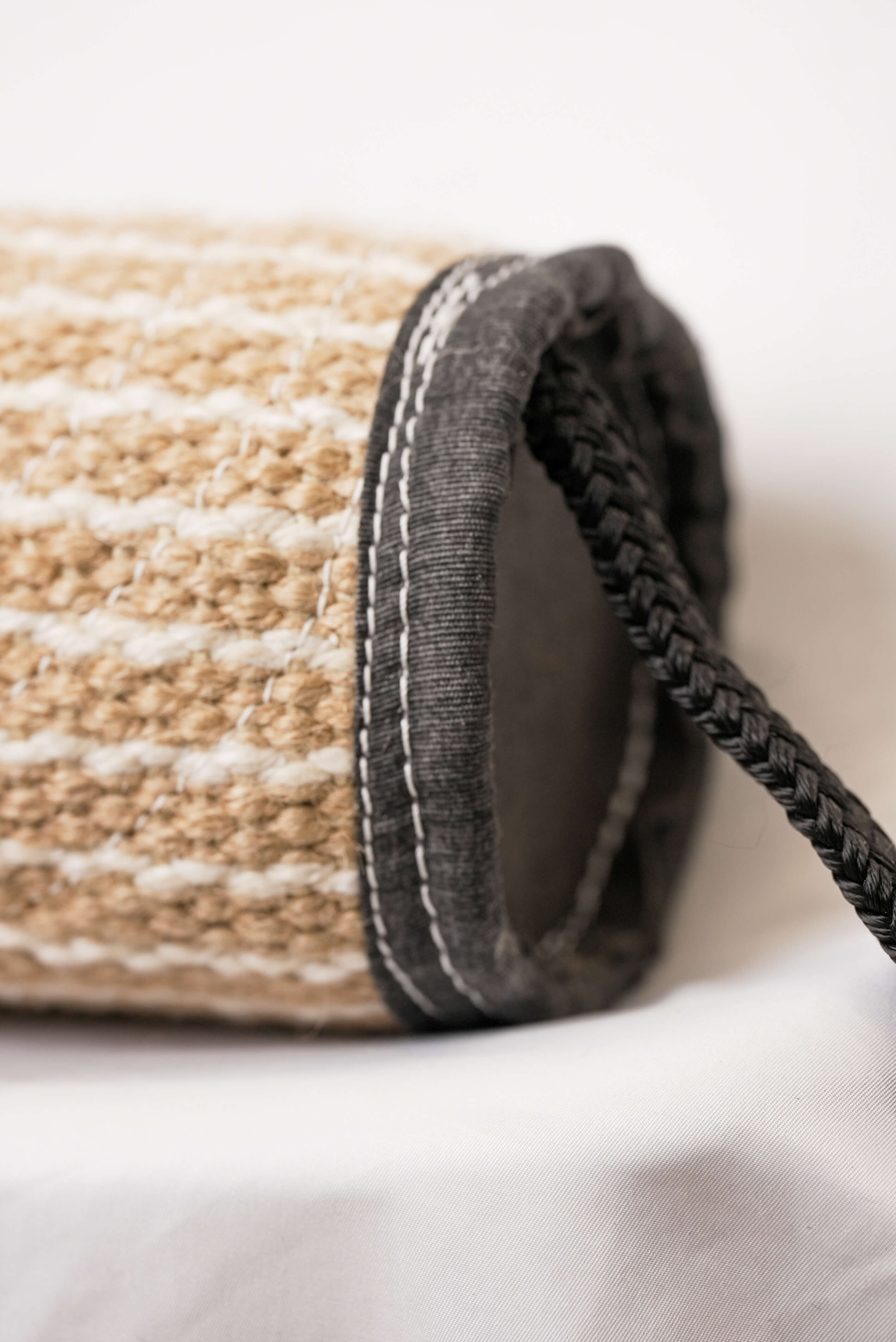 Schweikert Jute Bite Roll with Rope side